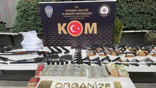İstanbul merkezli organize suç örgütüne yönelik operasyonda yakalanan 91 şüpheli adliyede