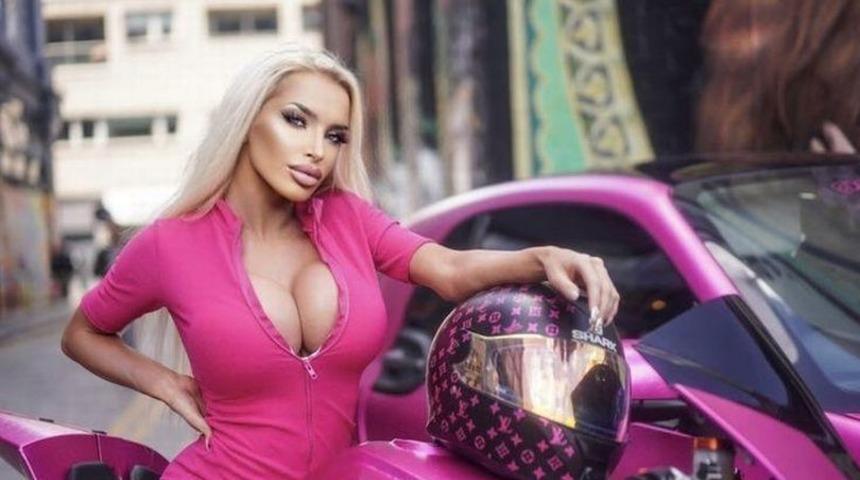 Sosyal medyadan isyan etti! “İnsanlar aptal olduğumu düşünüyor ama şimdiye kadar tanışabileceğiniz en zeki modelim”