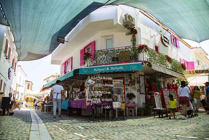 İzmir’in gözde tatil lokasyonlarından Sığacık’ta bayram hareketliliği hızlandı! “Doluluk yüzde 80-90” G5