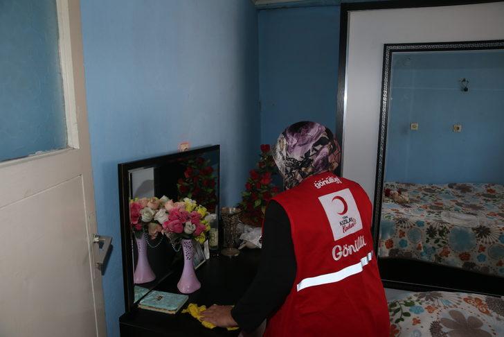 Türk Kızılayın kadın gönüllüleri "kardeş aileleri"nin ihtiyaçlarını karşılıyor G1