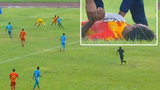 Futbol tarihinde böyle penaltı yok! Kaleci kendini kaybetti, oyuncunun kalbi durdu!