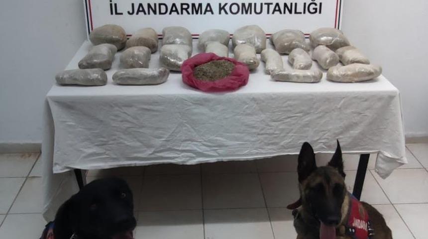 Şanlıurfa'da toprağa gömülü 11 kilogram sentetik uyuşturucu ele geçirildi