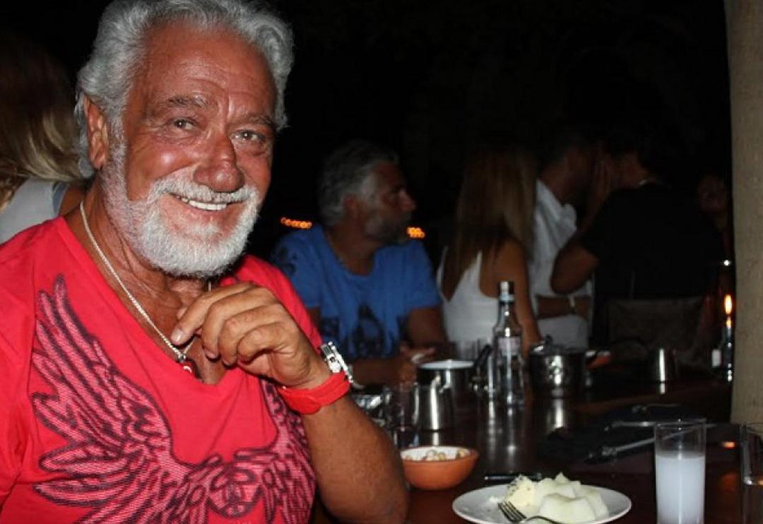 Fedon ve oğlu aynı g&ouml;mleği giyip poz verdi! "Babasının kopyası gibi!"