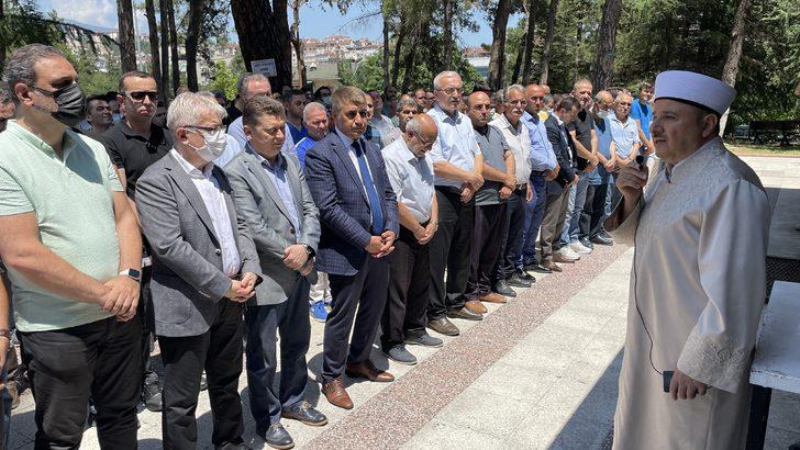 Silahlı saldırıda ölen doktor için Karabük'te gıyabi cenaze namazı kılındı G4