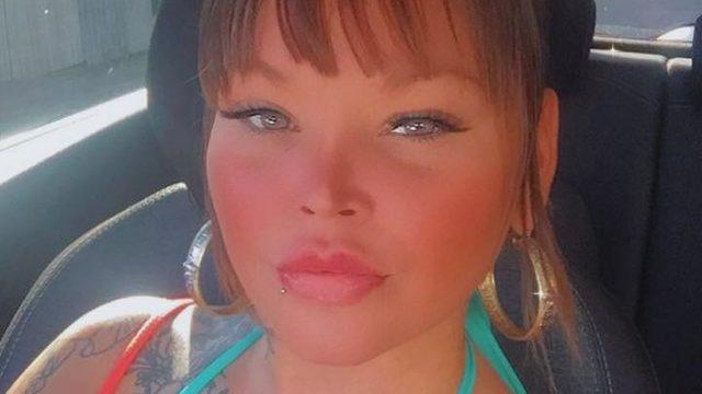 Polis her yerde onu arıyor! Sevgilisiyle flört ettiğini düşündüğü kadının burun deliğini kesti