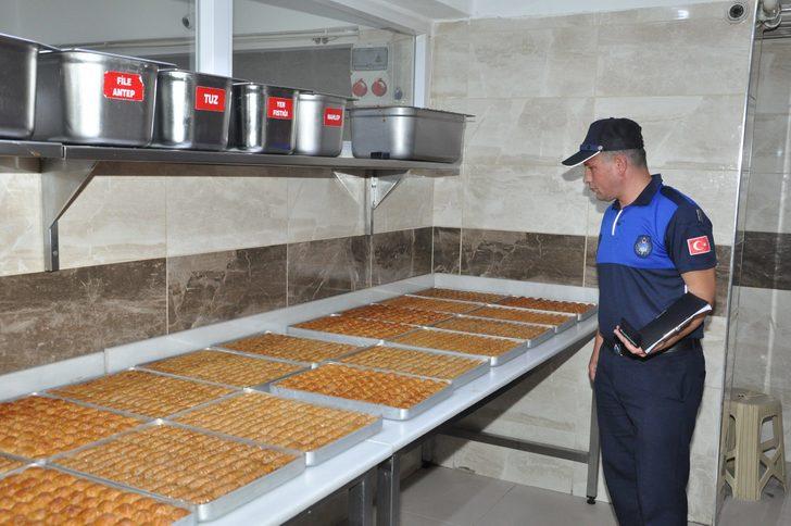 Isparta'da Kurban Bayramı öncesi fırın ve tatlıcılar denetlendi G3