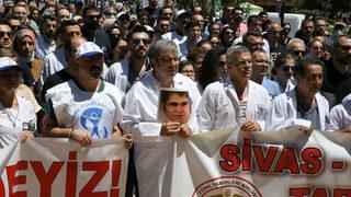 İç Anadolu'da sağlık çalışanlarından Dr. Ekrem Karakaya'nın öldürülmesine tepki