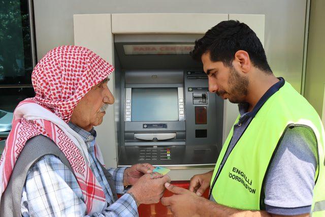 Şanlıurfa'da yaşlı vatandaşlara akıllı aletlerin kullanımı eğitimi