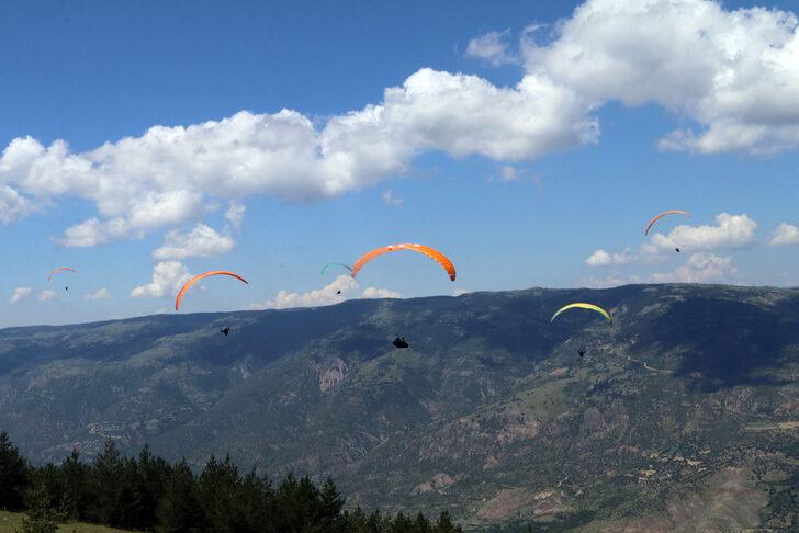Çankırı'da yamaç paraşütü mesafe yarışmasının final uçuşu yapıldı G4