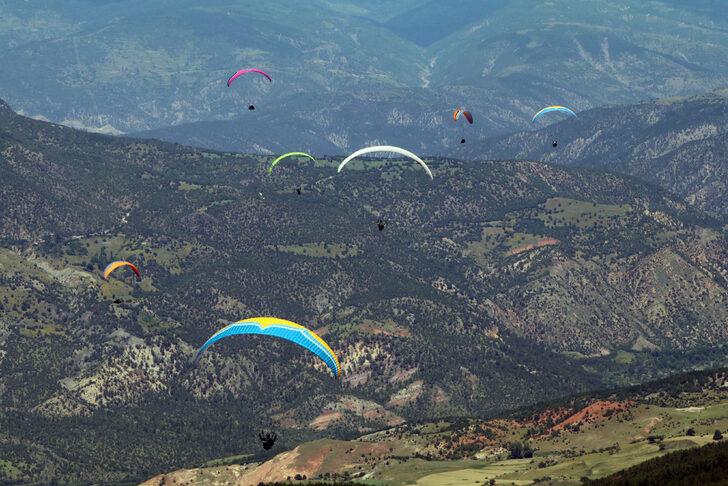 Çankırı'da yamaç paraşütü mesafe yarışmasının final uçuşu yapıldı G5