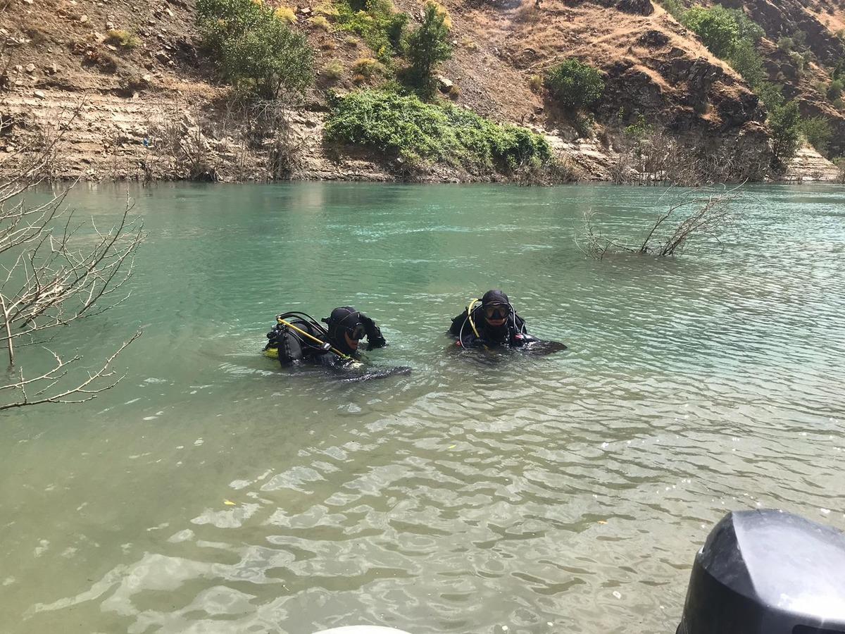 Siirt'te M&uuml;k&uuml;s &Ccedil;ayı'na d&uuml;şen hemşireyi arama &ccedil;alışması s&uuml;r&uuml;yor