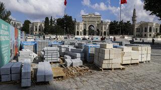 Beyazıt Meydanı çevre düzenlemesinde hatalı taş döşenmesi tepki çekiyor