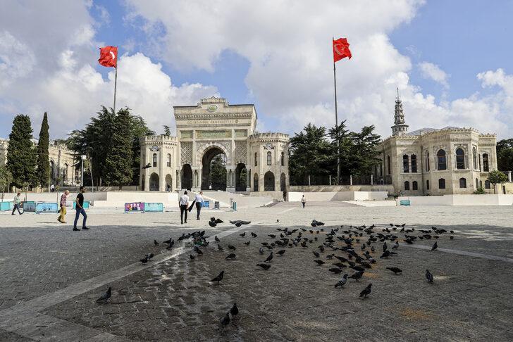 Beyazıt Meydanı çevre düzenlemesinde hatalı taş döşenmesi tepki çekiyor G3