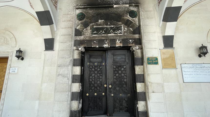 GÜNCELLEME - Gaziantep'te camiyi yakmaya çalıştığı iddia edilen zanlı yakalandı