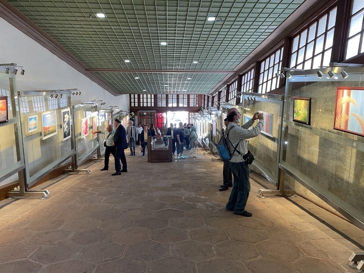 "Fırçam ve Ben" sergisi Hünkar Kasrı'nda açıldı G2