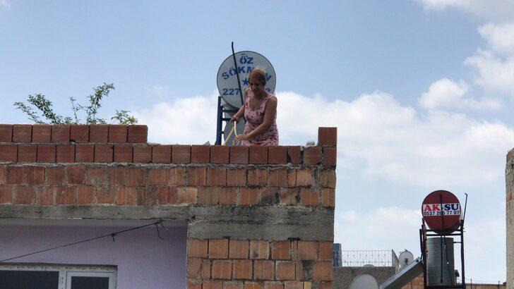 Adana'da komşusunun evini kundaklayan kadını özel harekatçılar gözaltına aldı G3