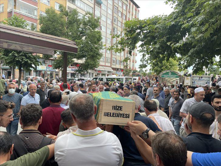 Rize'de denizde boğulan Ebrar Aktaş'ın cenazesi toprağa verildi G4