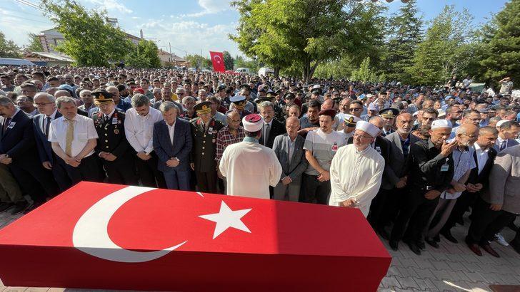 Şehit Piyade Uzman Çavuş Mustafa Koca, Konya'da son yolculuğuna uğurlandı G1