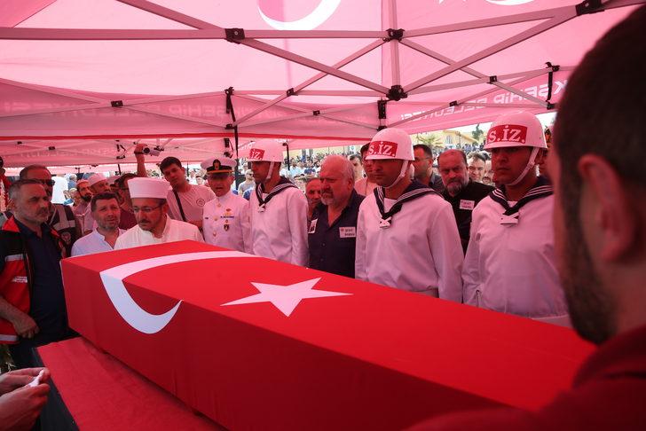 Şehit Piyade Uzman Çavuş Ömür Ertuğrul Sarı, Kocaeli'de son yolculuğuna uğurlandı G1