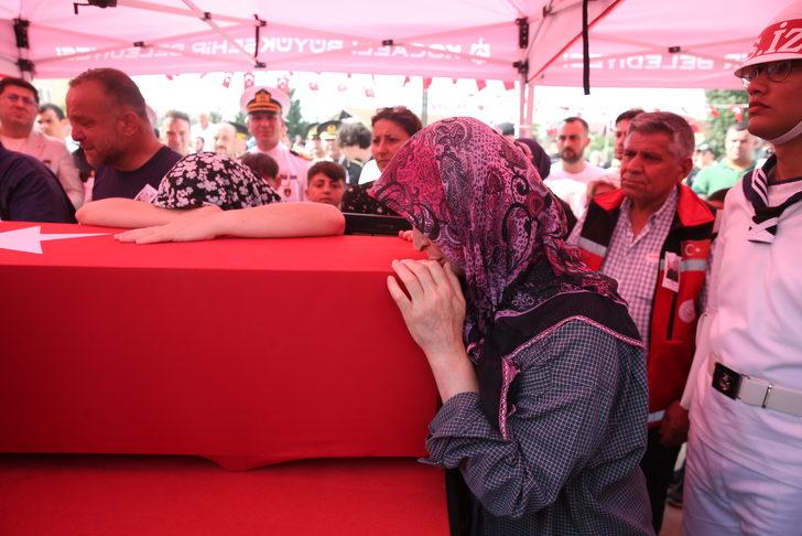 Şehit Piyade Uzman Çavuş Ömür Ertuğrul Sarı, Kocaeli'de son yolculuğuna uğurlandı G4