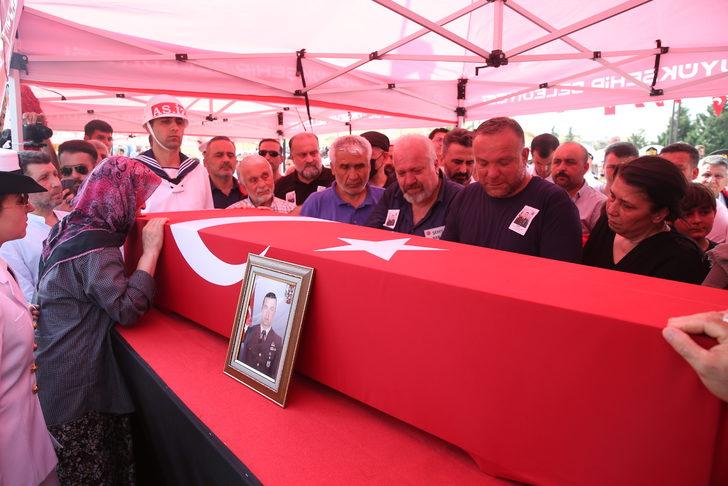 Şehit Piyade Uzman Çavuş Ömür Ertuğrul Sarı, Kocaeli'de son yolculuğuna uğurlandı G5