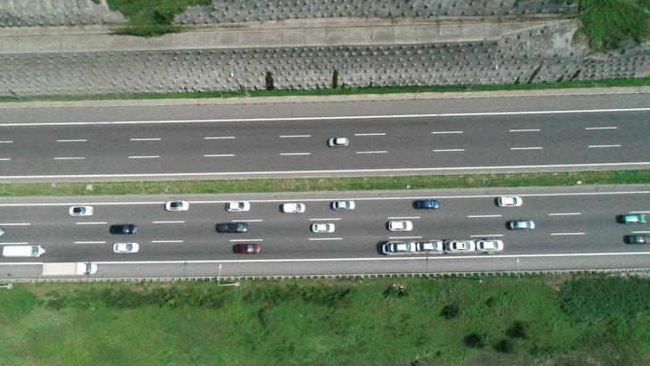 Anadolu Otoyolu'nun Düzce ve Bolu kesiminde bayram trafiği devam ediyor G3