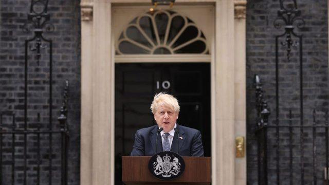 Boris Johnson'ın istifasını İngiliz basını nasıl gördü?