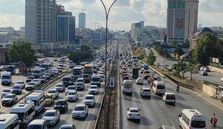İstanbul trafiğinde bayram tatili öncesinde yoğunluk yaşanıyor G2