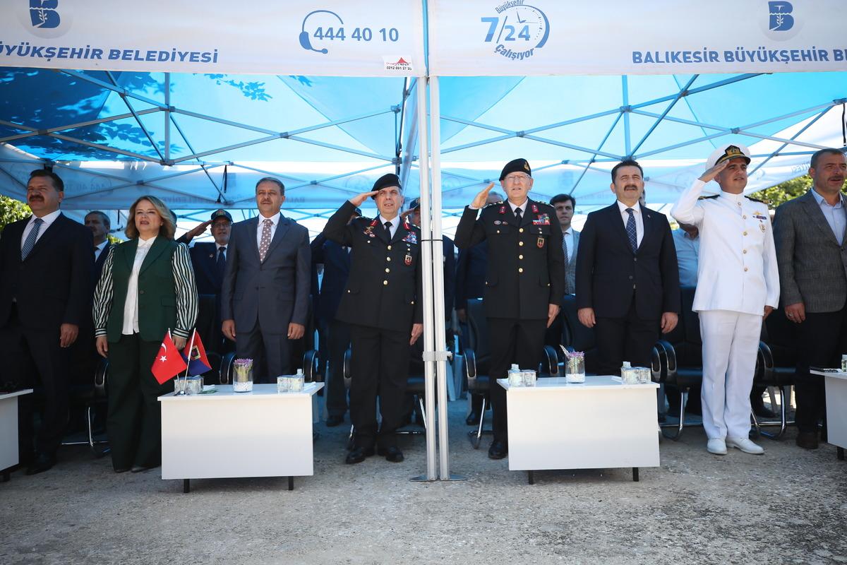Balıkesir'de yapımı tamamlanan &uuml;&ccedil; jandarma karakolu hizmete a&ccedil;ıldı
