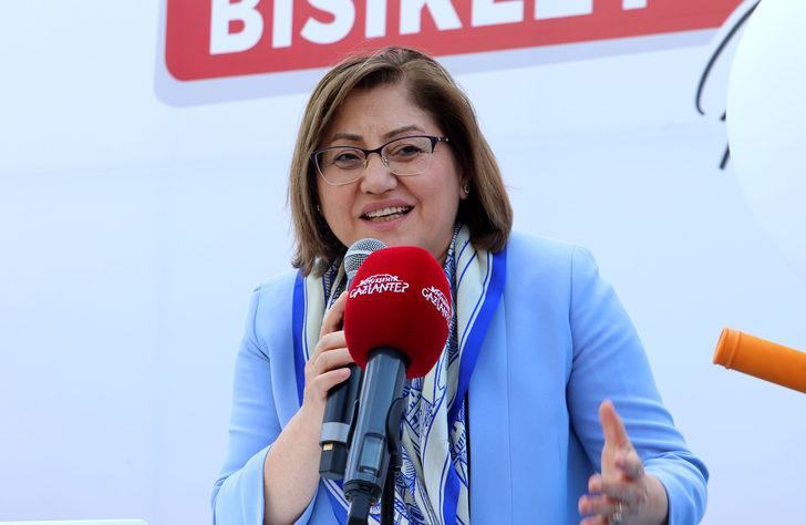 Gaziantep'te LGS sınavında başarı elde eden öğrenciler ödüllendirildi G2