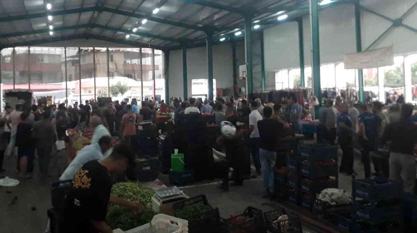 Pazar yeri savaş alanına döndü! Çok sayıda yaralı var