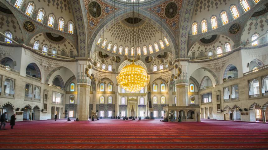 2022 bayram namazı saatleri! Tunceli, Uşak ve Van Kurban Bayramı namaz saatleri bilgisi