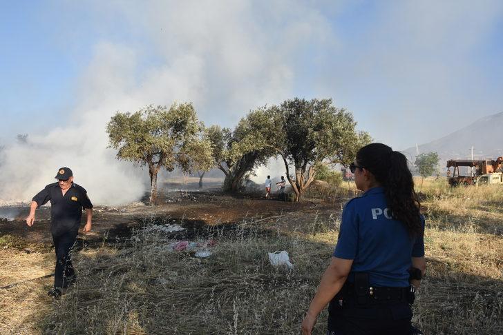 İzmir'de palet imalathanesinde çıkan yangın söndürüldü G3