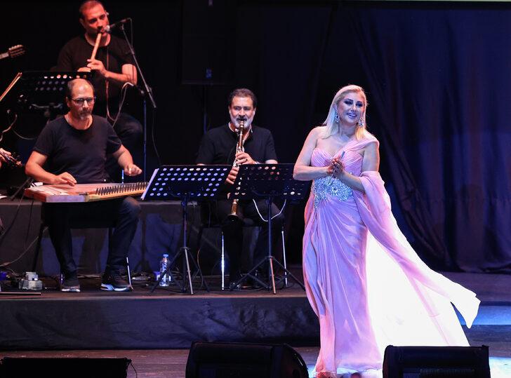 Sanatçı Muazzez Ersoy, Kuruçeşme Açıkhava'da sahne aldı G2