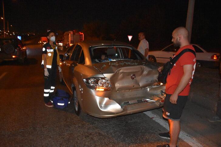 Tekirdağ'da tırın kırmızı ışıkta bekleyen araçlara çarpması sonucu 12 kişi yaralandı G1
