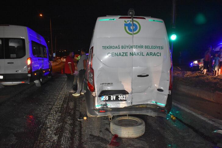 Tekirdağ'da tırın kırmızı ışıkta bekleyen araçlara çarpması sonucu 12 kişi yaralandı G2