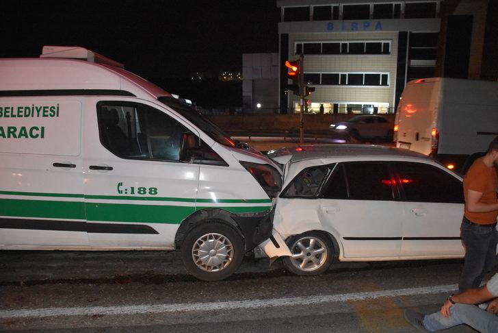 Tekirdağ'da tırın kırmızı ışıkta bekleyen araçlara çarpması sonucu 12 kişi yaralandı G4