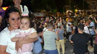 SMA hastası İdil Ayşe bebeğin tedavisi için 1 milyon 948 bin dolar toplandı! Meydanda davul zurnayla kutlandı