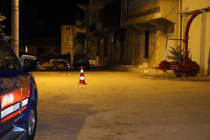 GÜNCELLEME - Uşak'ta 1 kişinin öldüğü kavgaya ilişkin yakalanan 7 şüpheliden 1'i tutuklandı G1