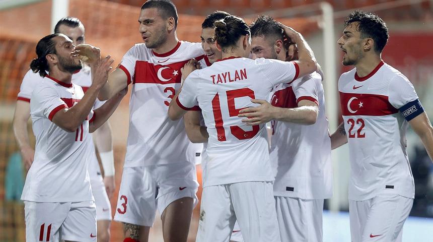 Beşiktaş'ın 1 senedir istediği yıldız oyuncuyu Galatasaray 1 saatte bitirdi! Transfer çalımları başladı...