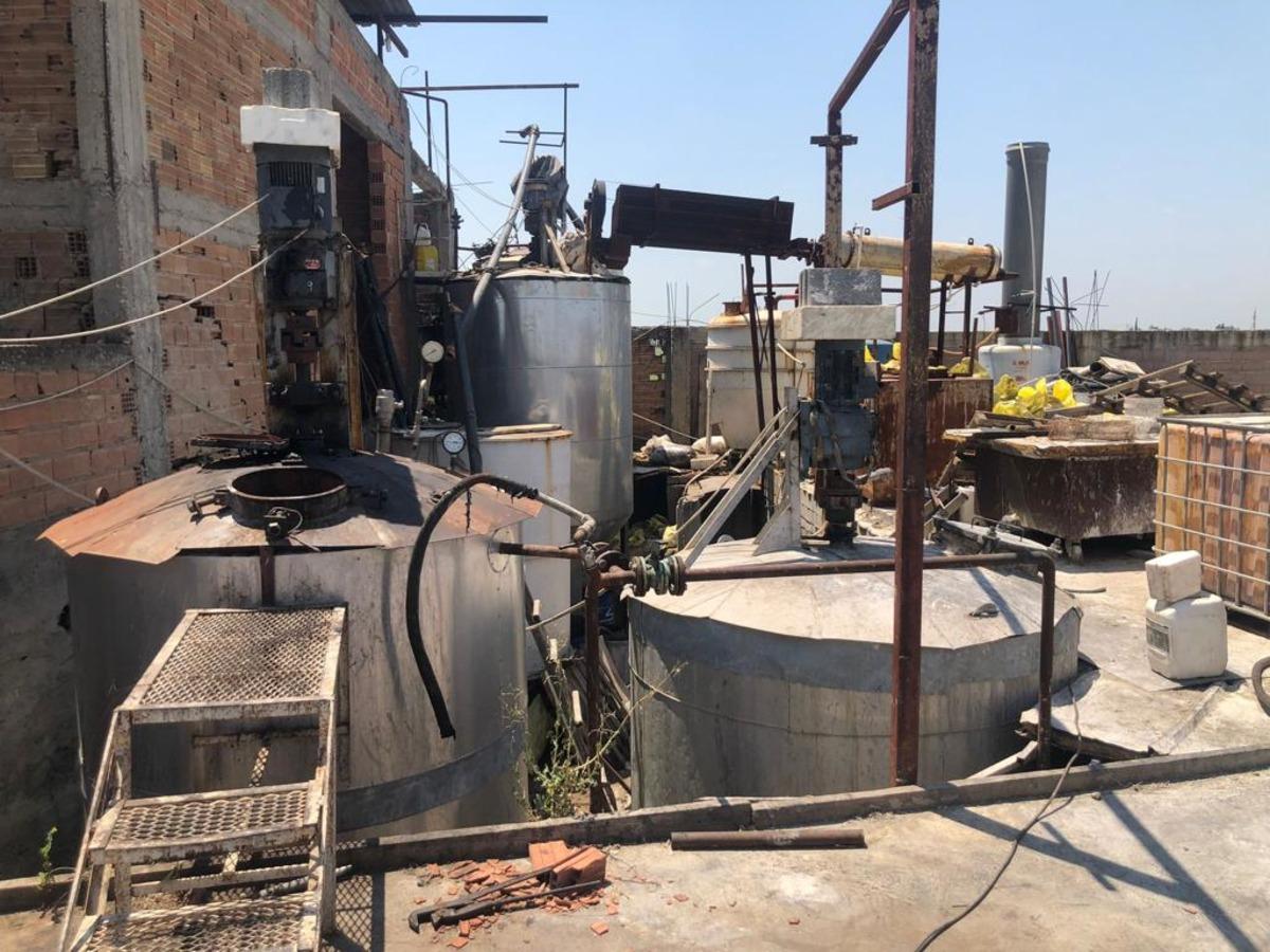Adana'da 43 bin 500 litre ka&ccedil;ak akaryakıt ele ge&ccedil;irildi