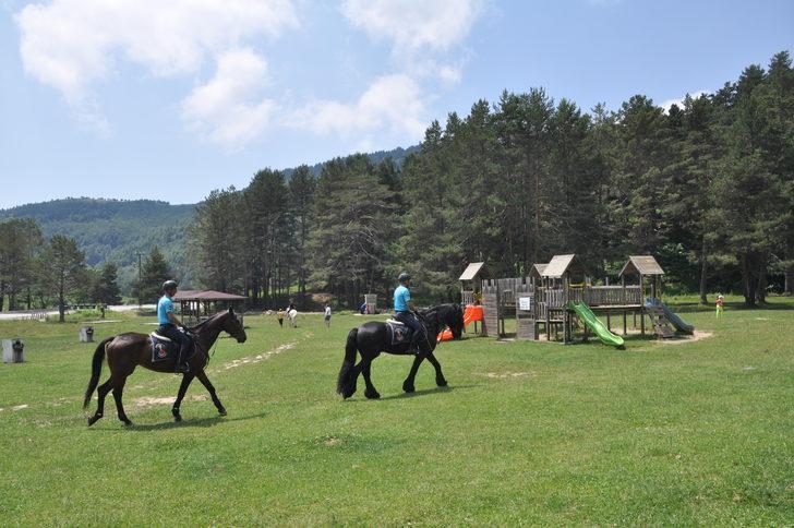 Abant'ta jandarmanın atlı timleri göreve başladı G2