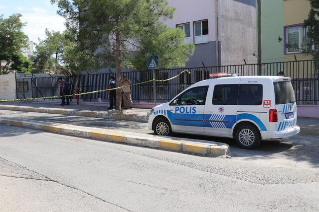 Şanlıurfa'da cezaevi önünde silahlı saldırıya uğrayan kişi öldü