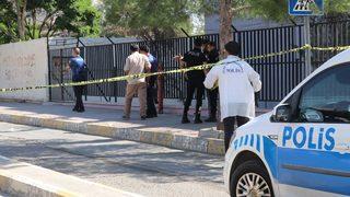 Şanlıurfa'da cezaevi önünde silahlı saldırıya uğrayan kişi öldü