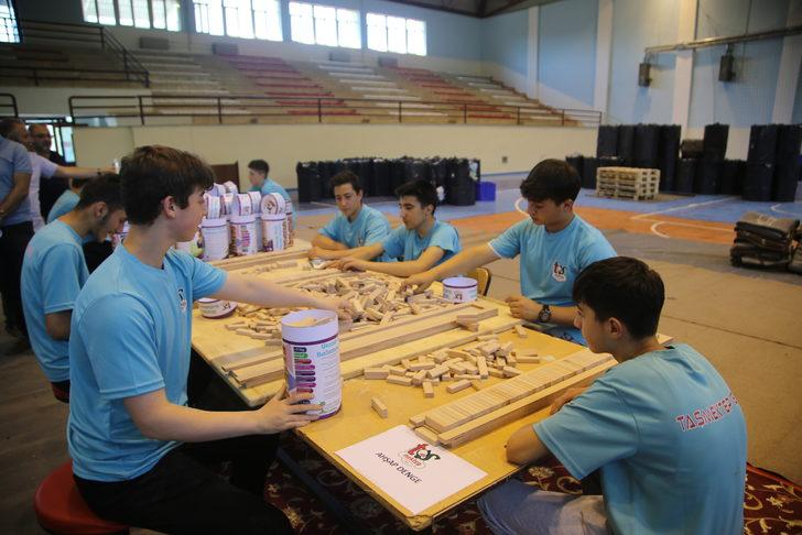 Meslek lisesi öğrencilerinin yapacağı ahşap oyuncaklar anaokullarına verilecek G2