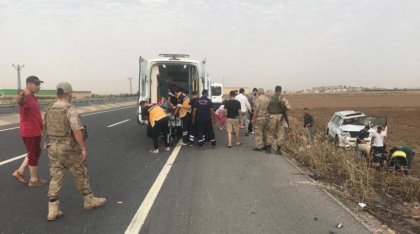Mardin'de cip devrildi, 2'si ağır 4 kişi yaralandı