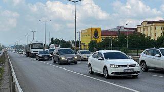 Bayram tatili için yola çıkanlar Sakarya'da yoğunluk oluşturdu
