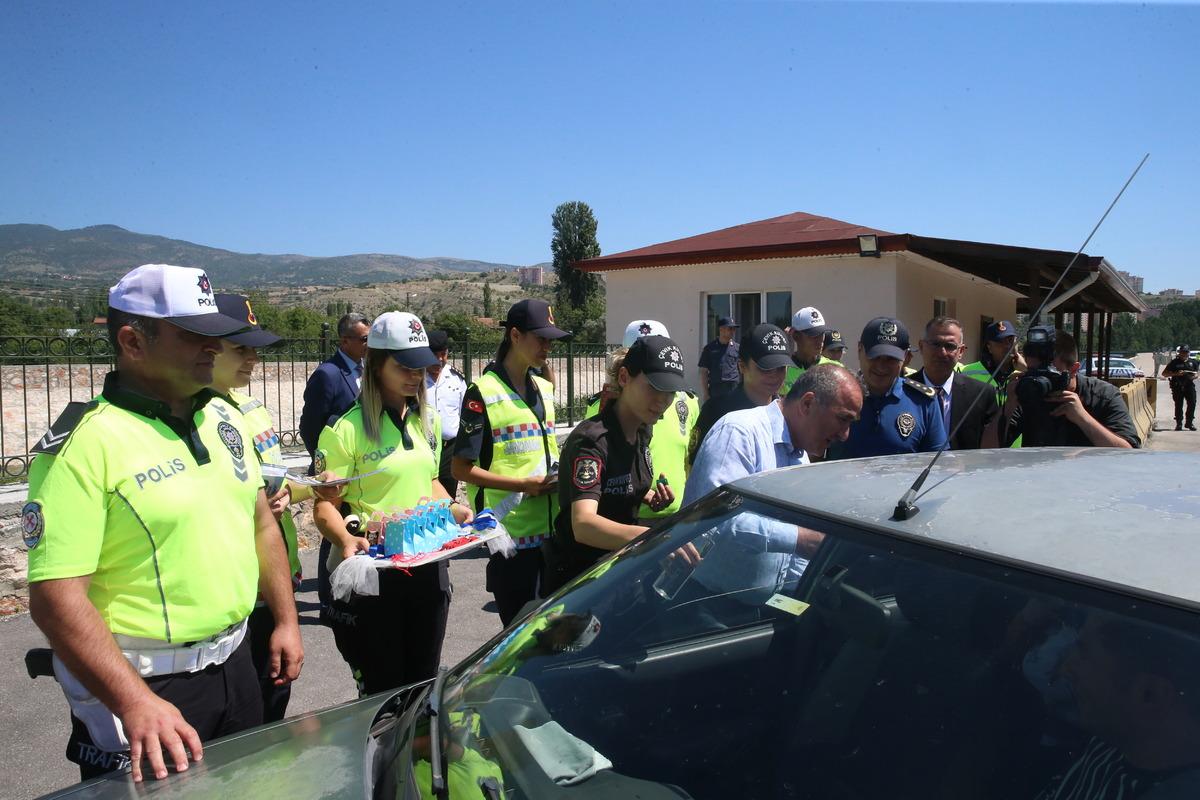 Tokat'ta bayram &ouml;ncesi dron ile trafik denetimi yapıldı