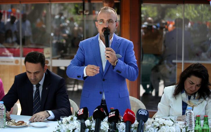 AK Parti Grup Başkanvekili Turan, Çanakkale'de partisinin bayramlaşma törenine katıldı: G1