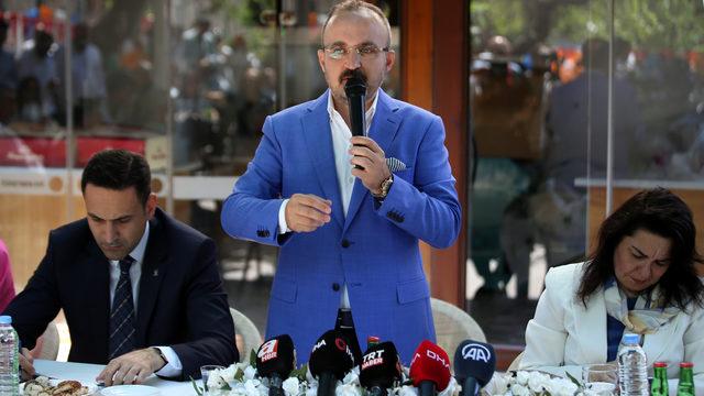 AK Parti Grup Başkanvekili Turan, Çanakkale'de partisinin bayramlaşma törenine katıldı: